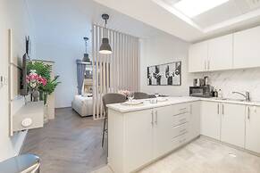 Your Dream Stay in JVC - Stylish Studio for 4