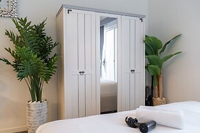 Your Dream Stay in JVC - Stylish Studio for 4