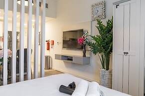 Your Dream Stay in JVC - Stylish Studio for 4