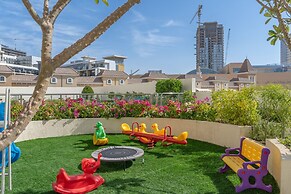 Your Dream Stay in JVC - Stylish Studio for 4