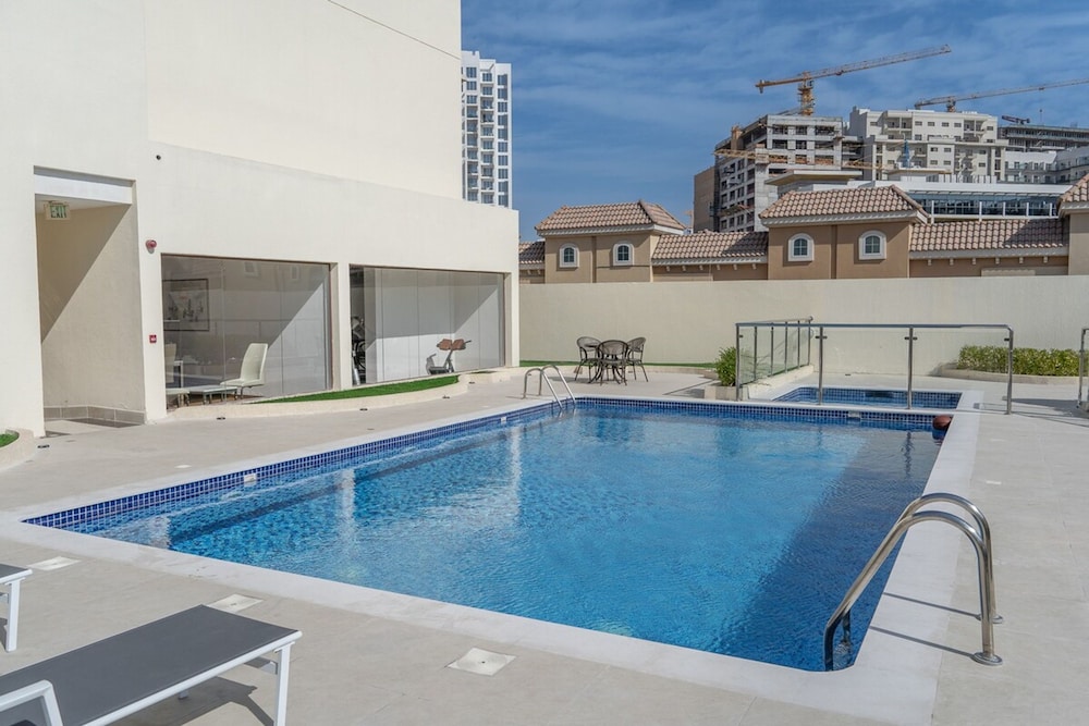 Your Dream Stay in JVC - Stylish Studio for 4