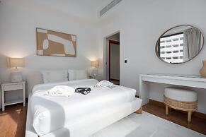 Spacious 1BR Haven for 2 in Al Barsha