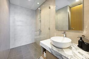 Modern Luxe 2BR in Business Bay
