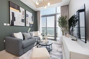 Modern Luxe 2BR in Business Bay