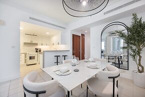 Prime 2BR Near Marina Mall Tram