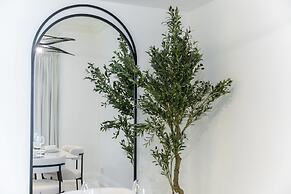 Prime 2BR Near Marina Mall Tram