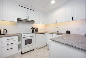 Prime 2BR Near Marina Mall Tram