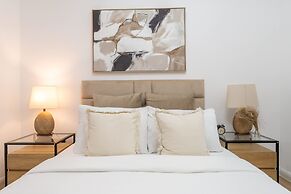 Sleeps 4 in This 2 Bedroom Apartment in Dubai Gate 2