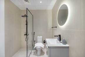 Sleeps 4 in This 2 Bedroom Apartment in Dubai Gate 2