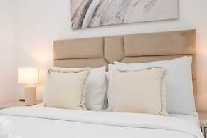 Sleeps 4 in This 2 Bedroom Apartment in Dubai Gate 2