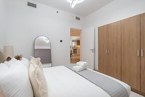 Sleeps 4 in This 2 Bedroom Apartment in Dubai Gate 2