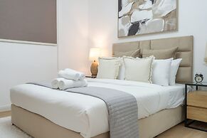 Sleeps 4 in This 2 Bedroom Apartment in Dubai Gate 2