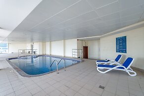 Sleeps 4 in This 2 Bedroom Apartment in Dubai Gate 2
