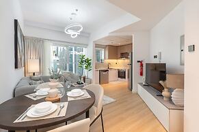 Sleeps 4 in This 2 Bedroom Apartment in Dubai Gate 2
