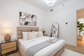 Sleeps 4 in This 2 Bedroom Apartment in Dubai Gate 2