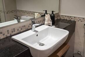A Fantastic 1 Bed Flat Located in JVC