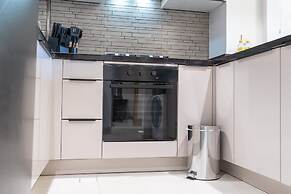 A Fantastic 1 Bed Flat Located in JVC