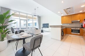 Minimalist and Modern Studio in Business Bay