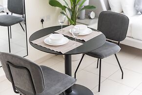 Minimalist and Modern Studio in Business Bay