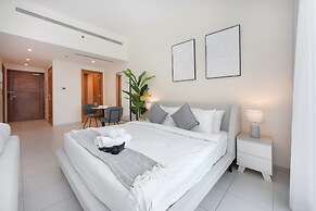 Minimalist and Modern Studio in Business Bay