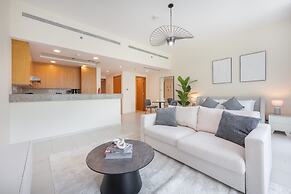 Minimalist and Modern Studio in Business Bay