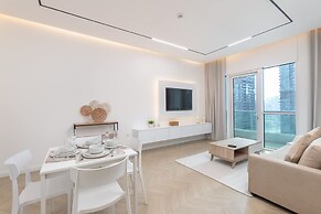 A Fabulous 1 Bedroom Apartment in Marina Pinnacle