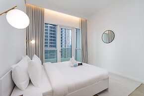 A Fabulous 1 Bedroom Apartment in Marina Pinnacle