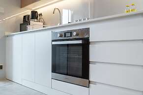 A Fabulous 1 Bedroom Apartment in Marina Pinnacle