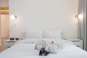 A Fabulous 1 Bedroom Apartment in Marina Pinnacle