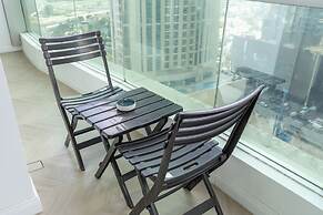 A Fabulous 1 Bedroom Apartment in Marina Pinnacle