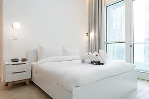A Fabulous 1 Bedroom Apartment in Marina Pinnacle