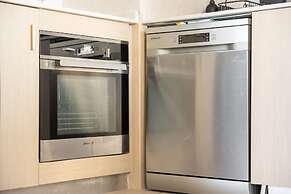 1 Bedroom That Sleeps 4 With Great City Views