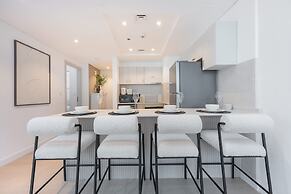 1 Bedroom That Sleeps 4 With Great City Views