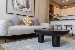 Mesmerizing Studio Located in the Center of JVC