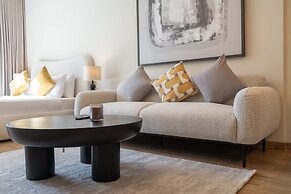 Mesmerizing Studio Located in the Center of JVC