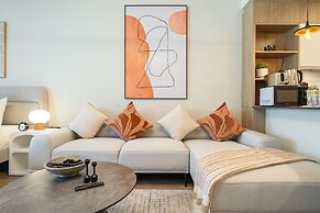 Peaceful Studio Flat That Sleeps 2 in Jumeirah Village Circle