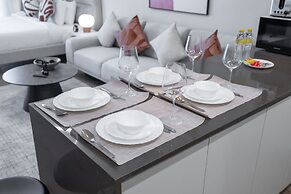 Peaceful Studio Flat That Sleeps 2 in Jumeirah Village Circle