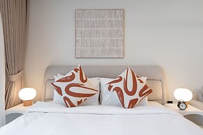 Peaceful Studio Flat That Sleeps 2 in Jumeirah Village Circle