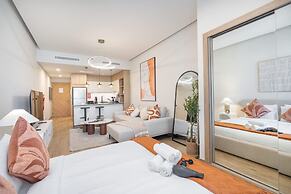 Chic Modern Studio Apartment for 2 in JVC