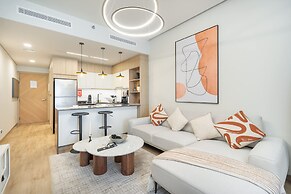 Chic Modern Studio Apartment for 2 in JVC