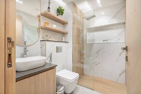 Chic Modern Studio Apartment for 2 in JVC