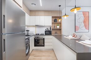 Chic Modern Studio Apartment for 2 in JVC
