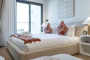 Chic Modern Studio Apartment for 2 in JVC