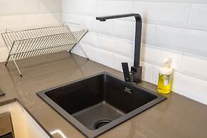 Comfortable Flat That Sleeps 2 Near Circle Mall