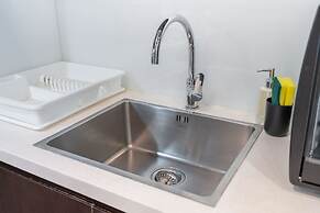 Spacious and Modern 3 Bedroom Perfect for Family