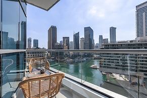 Chic Marina-view Studio in Bay Central Marina