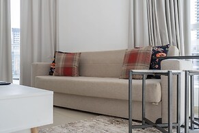 Chic Marina-view Studio in Bay Central Marina