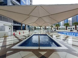 Chic Marina-view Studio in Bay Central Marina