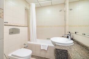 Chic Marina-view Studio in Bay Central Marina