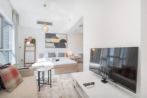 Chic Marina-view Studio in Bay Central Marina
